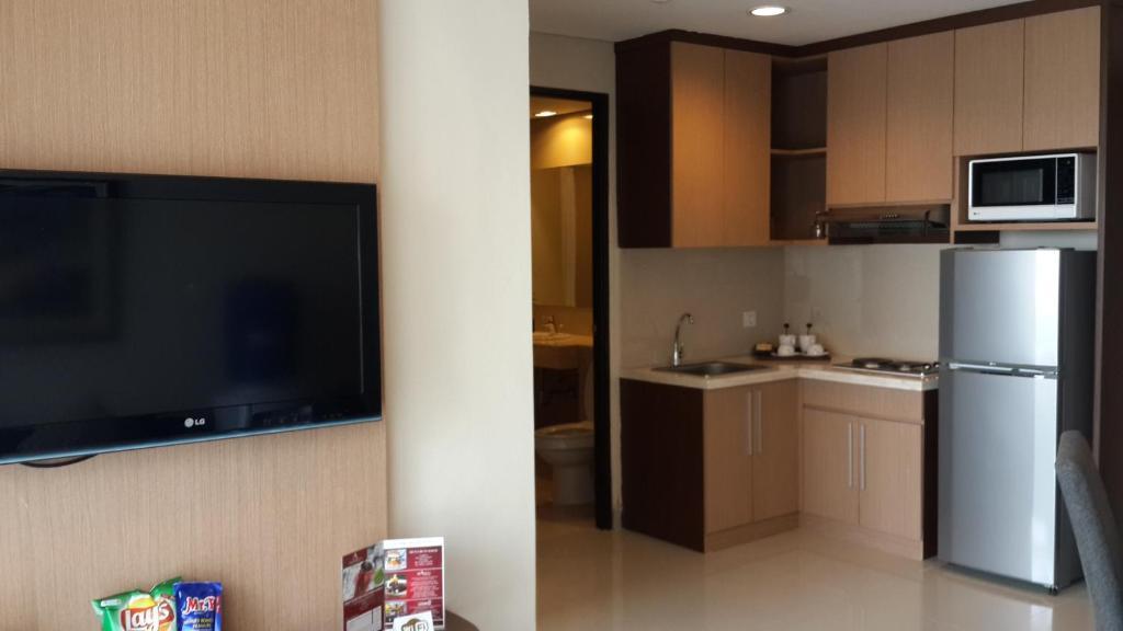 Atria Residences Gading Serpong Tangerang Zimmer foto
