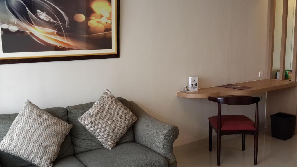 Atria Residences Gading Serpong Tangerang Zimmer foto